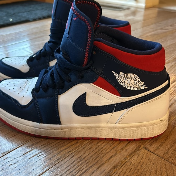 Nike Air Jordan’s size US7 men.   8.5 women - Picture 2 of 10